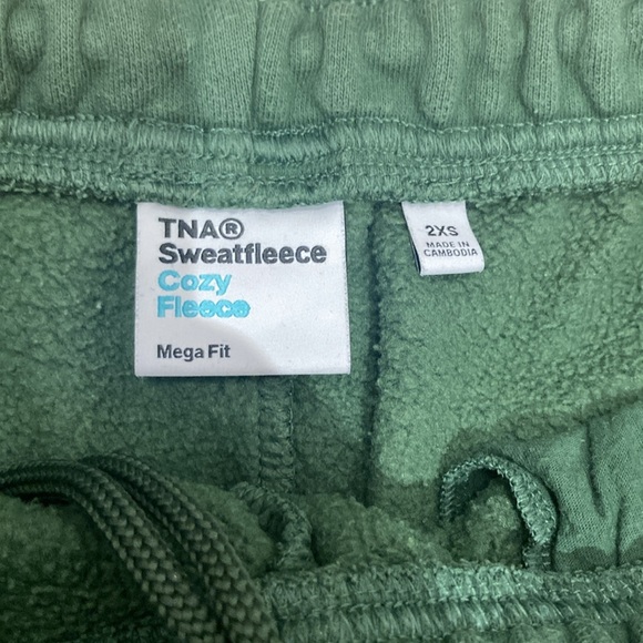 ARITZIA TNA Cozy Fleece Sweatpants - Picture 4 of 4